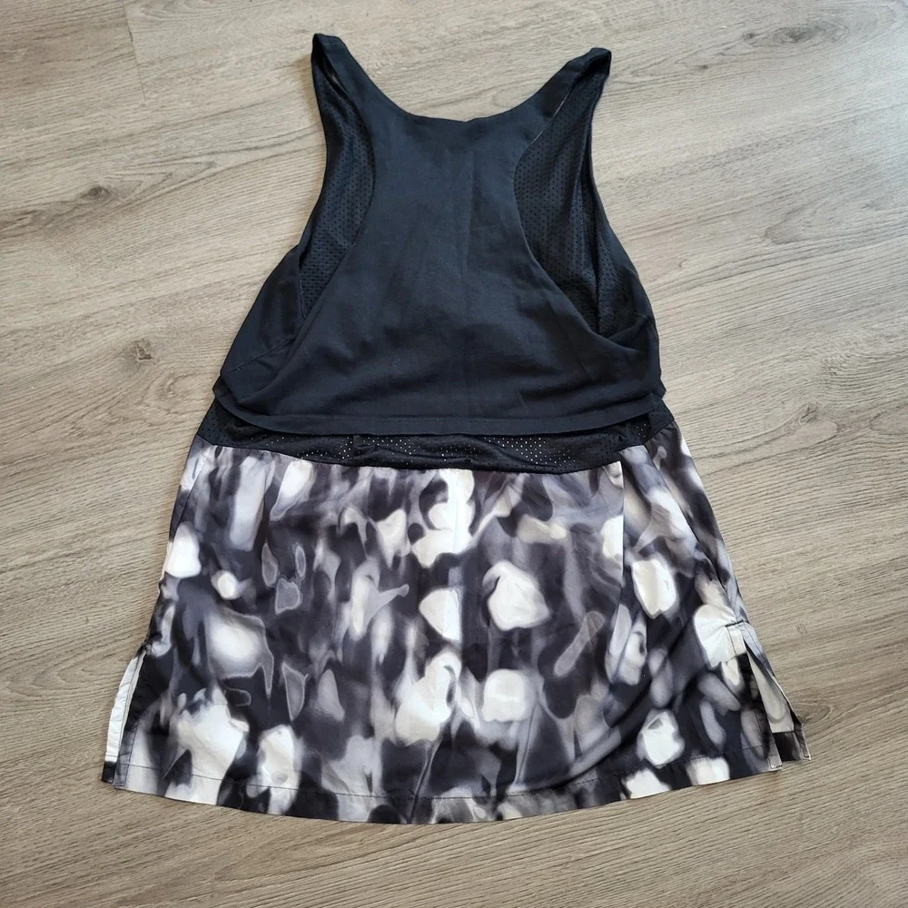 Nike Womens Racerback Layered Active Tank Top Black White Abstract Print Size M‎
